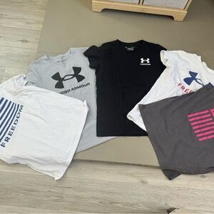 Women’s under armour tshirt bundle - medium